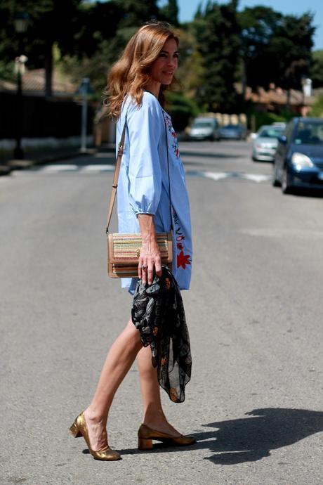 vestido camisero con pañuelo al cuello