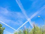 Cuando viento juega estelas aviones