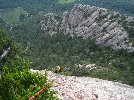 escalando en Montserrat, vía Funcio Clorofílica