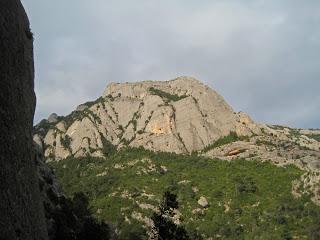 escalando en Montserrat, vía Funcio Clorofílica