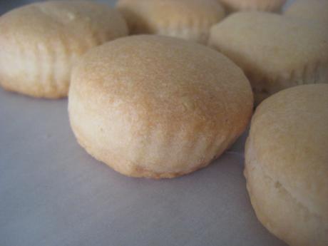 MANTECADOS HOJALDRADOS DE MASA DE PAN