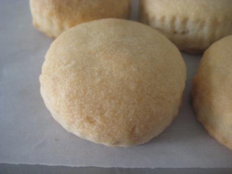 MANTECADOS HOJALDRADOS DE MASA DE PAN