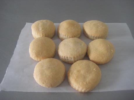 MANTECADOS HOJALDRADOS DE MASA DE PAN