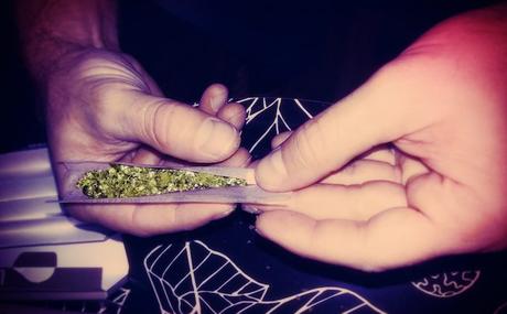 Cómo lidiar con los antojos de las malas hierbas durante el retiro de la marihuana