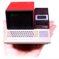 HAL presenta el 'PasocomMini', un nuevo ordenador en miniatura que simula el MZ-80C, un viejo microordenador de Sharp