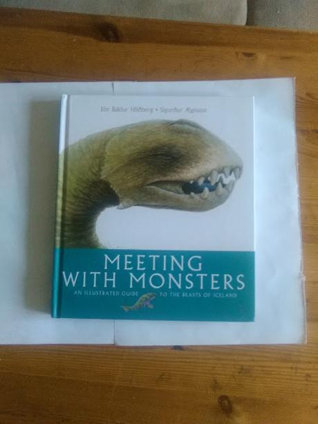 Conociendo a los monstruos de Islandia: Meeting with monsters
