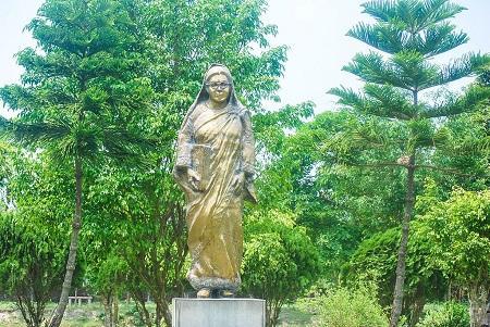 Feminismo en Bangladesh, Rokeya Sakhawat Hossain (1880-1932)