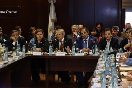 Lemus presidió tercera reunión de ministros de salud de todo el país.