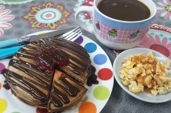 pancakes caramelo y fresa dieta desayuno