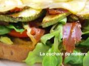 Tosta vegetales aguacate jamón