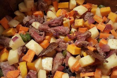 ¡Lléname el plato y alcánzame el pan que hoy comemos guiso de lentejas! ¡Lléname el plato y alcánzame el pan que hoy comemos guiso de lentejas!