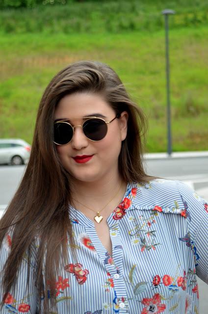 Outfit of the Day ~ Falda plisada, flores y rallas ~ Plus size Girl