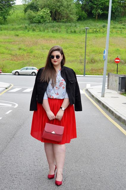 Outfit of the Day ~ Falda plisada, flores y rallas ~ Plus size Girl