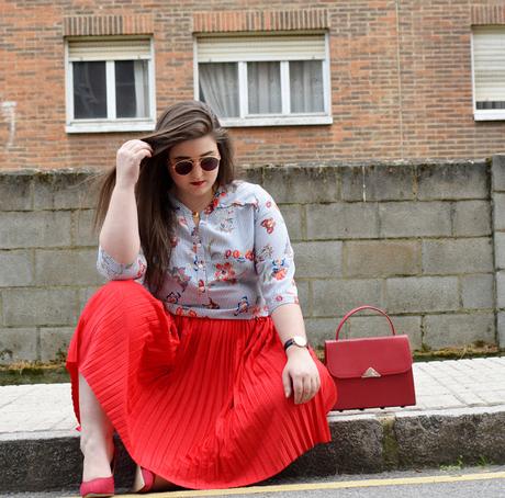 Outfit of the Day ~ Falda plisada, flores y rallas ~ Plus size Girl