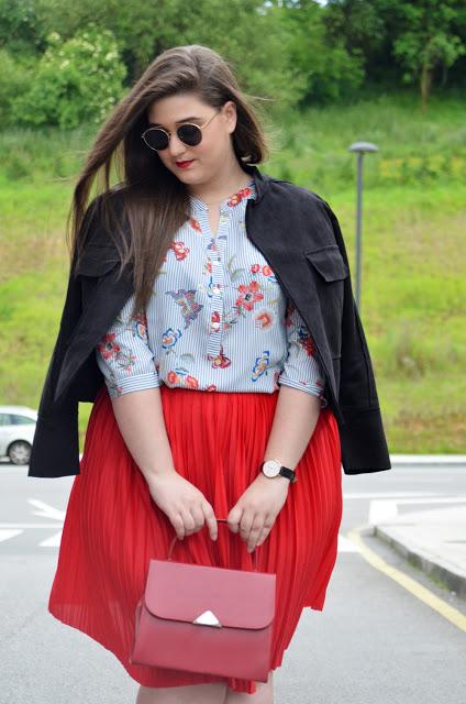 Outfit of the Day ~ Falda plisada, flores y rallas ~ Plus size Girl