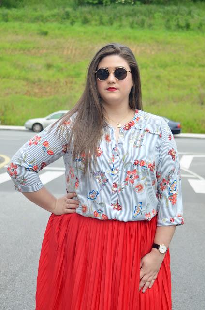 Outfit of the Day ~ Falda plisada, flores y rallas ~ Plus size Girl