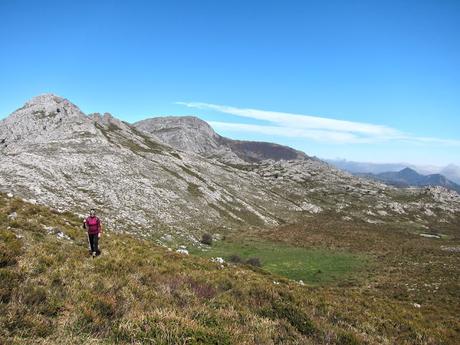 Peña Gradura desde Gradura por la Mucheirina