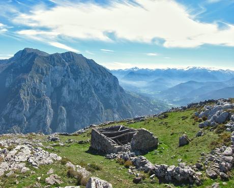 Peña Gradura desde Gradura por la Mucheirina