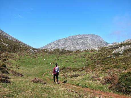 Peña Gradura desde Gradura por la Mucheirina