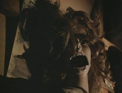 y los maniquies se rompen... 'Trampa para Turistas' (Tourist Trap)