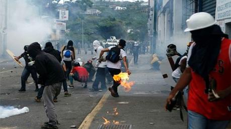 Dirigente de Venezuela afirma violencia es parte de plan golpista de EEUU.