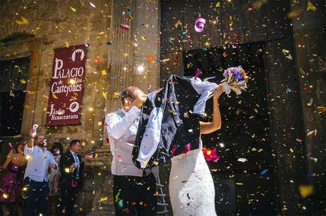 confeti-salida-novios-fotografia-boda-soria