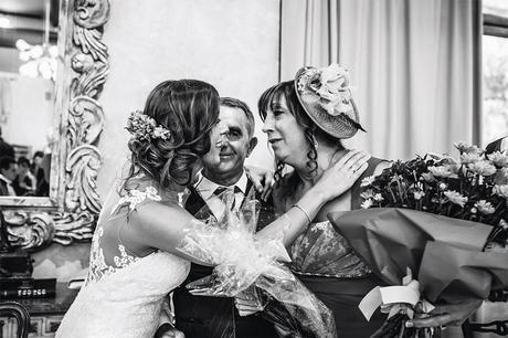 abrazo-familar-novia-fotografia-boda-soria