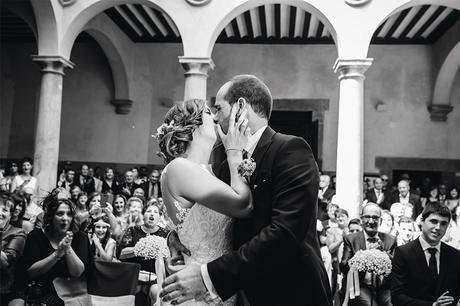 beso-ceremonia-novios-fotografia-boda-soria