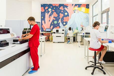 Unas coloridas ilustraciones para dar vida a un laboratorio médico