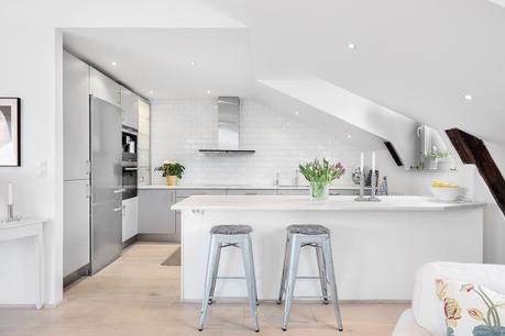 mesa de comedor estilo escandinavo distribución diáfana decoración comedores decoración áticos blog decoración nórdica 