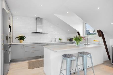 mesa de comedor estilo escandinavo distribución diáfana decoración comedores decoración áticos blog decoración nórdica 