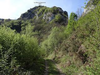 El Val.le Peral-Campa la Soma-La Mesta-Les Mines de Texeo-Llazarandín-L'Abeduriu-La Paradiel.la