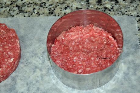 Hamburguesas de ternera con mermelada de pimientos rojos