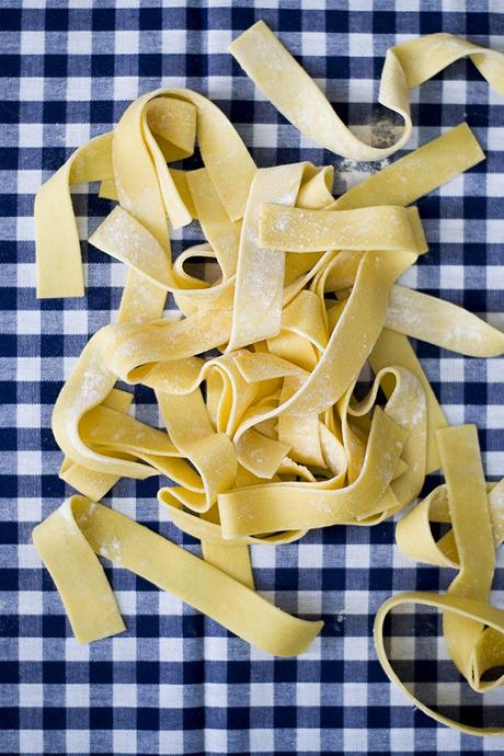 PAPPARDELLE ALL`ARRABIATA DE TOMATES CHERRY, CON ESPINACAS Y OLIVAS