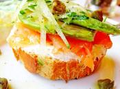 Tostada salmón aguacate