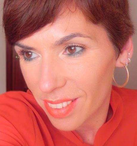 Maquillaje completo con los Shimmer Powder de Lola: Look cálido y propuesta de moda