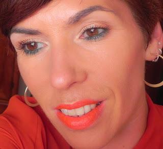 Maquillaje completo con los Shimmer Powder de Lola: Look cálido y propuesta de moda