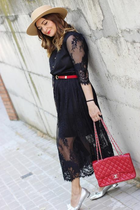 Vestido negro de encaje de METISU