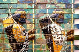 Guerreros babilonios, regresando de la batalla de Karkemish, por ejemplo.