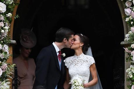 Pippa Middleton una novia clásica con vestido de encaje de Giles Deacon