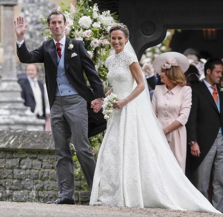 Pippa Middleton una novia clásica con vestido de encaje de Giles Deacon