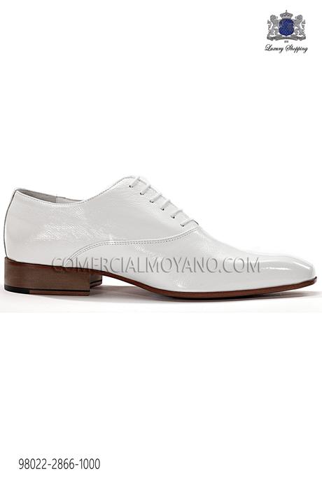 http://www.comercialmoyano.com/es/1001-zapatos-francesina-blanco-98022-1880-1000-ottavio-nuccio-gala.html