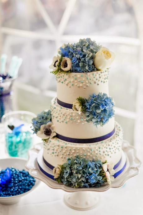 una boda de color azul
