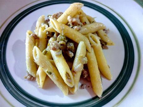 Pasta con espárragos verdes - Macarrones con espárragos trigueros y chorizo - Penne asparagi e salsiccia - Asparagus and sausage pasta