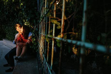 atardecer-parque-pareja-sesion-fotografica-zaragoza