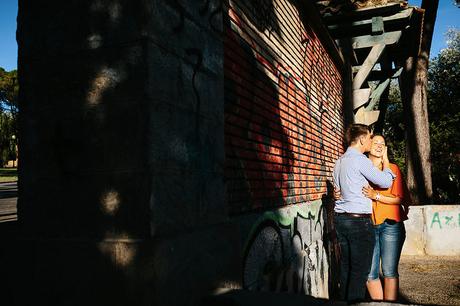 beso-pareja-sesion-fotografica-zaragoza