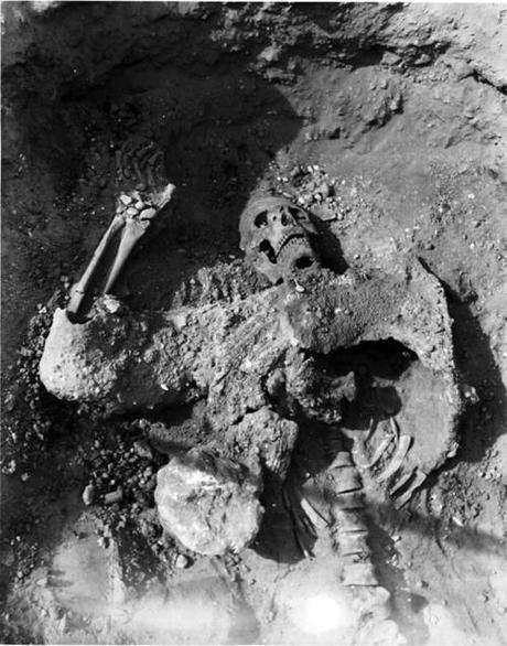 El esqueleto de un soldado persa encontrado en los túneles del asedio de Dura.