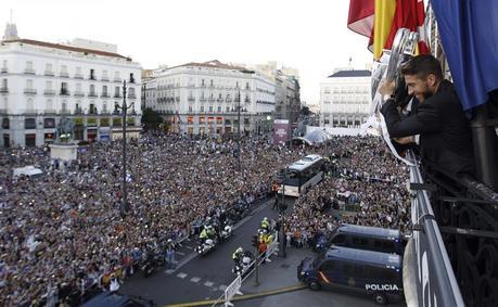 El-real-madrid-abarrota-la-puerta-del-sol-6044677-1