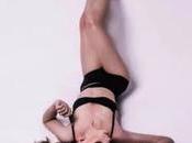 Gana concurso belleza, descalifican hombre