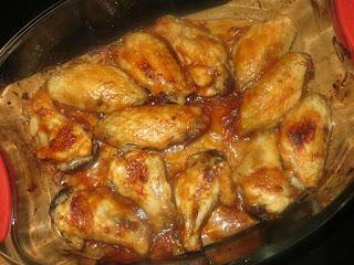 ALITAS DE POLLO CON SALSA BARBACOA